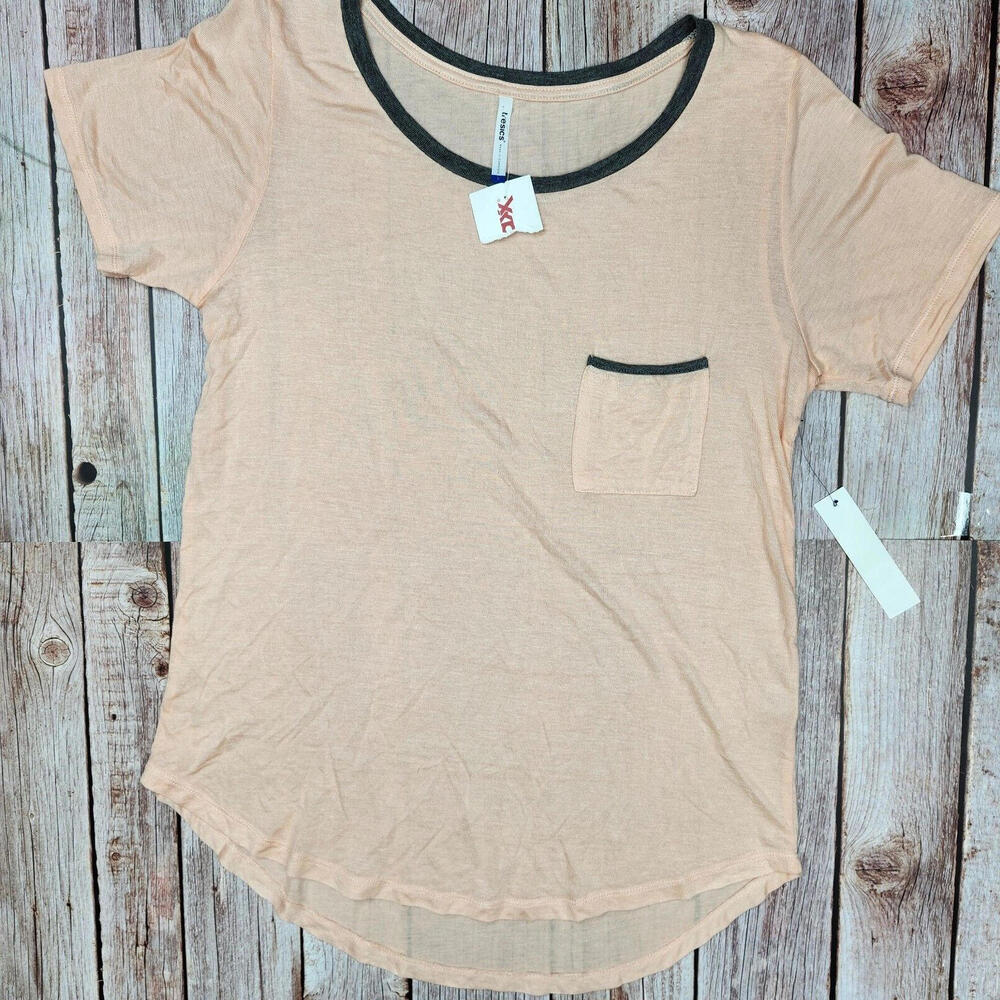 NEW Tresics Women's Short Sleeve T-Shirt with Pocket - Peach